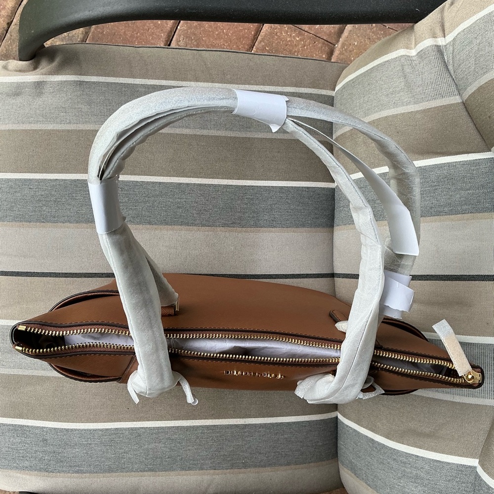 Michael Kors Charlotte Large Leather Top-Zip Tote Bag - Picture 6 of 16